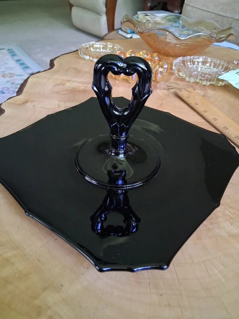 🖤Opaque Black Glass Heart Handle Tray – 9.5